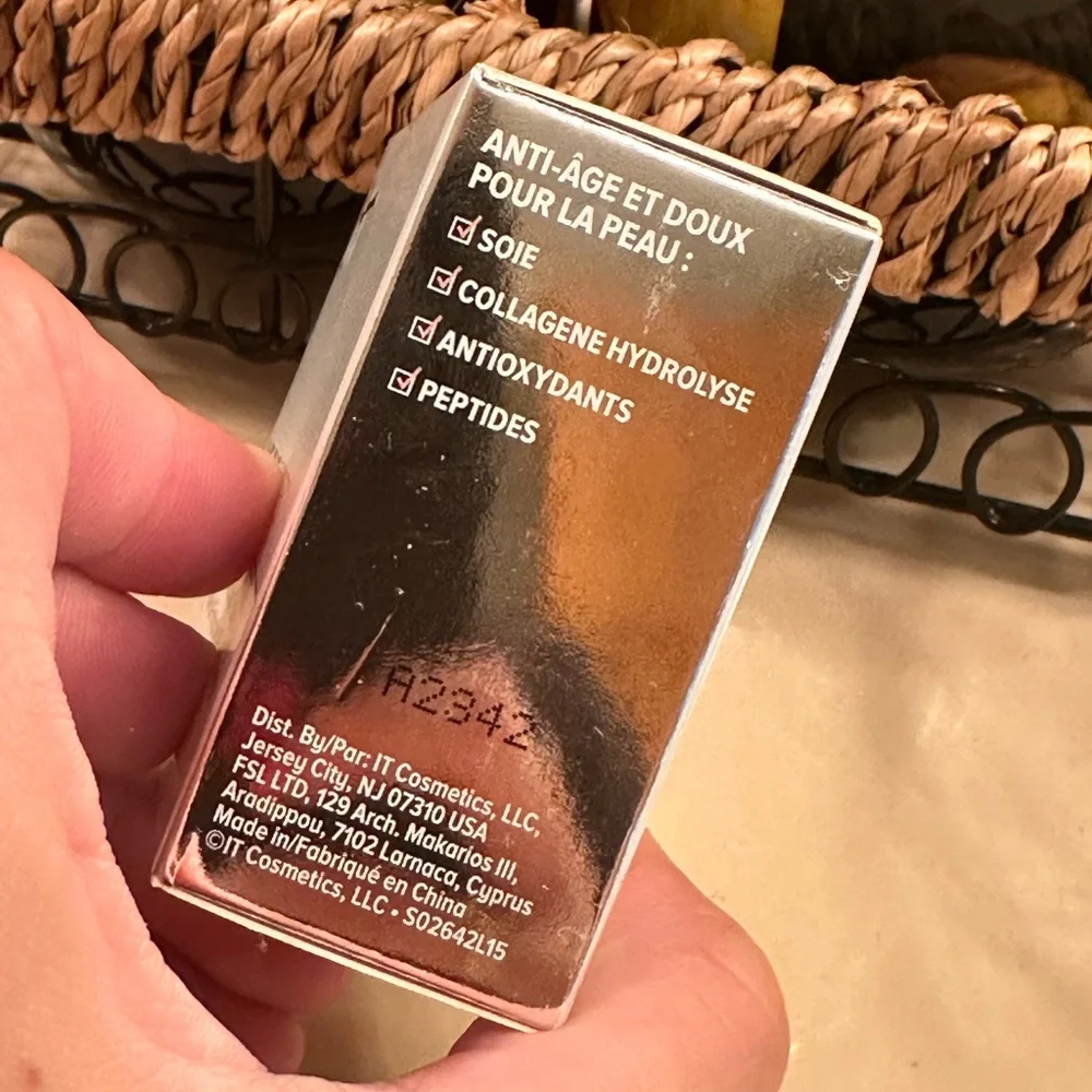 New It Cosmetics Bye Bye Pores Translucent Loose Setting Powder